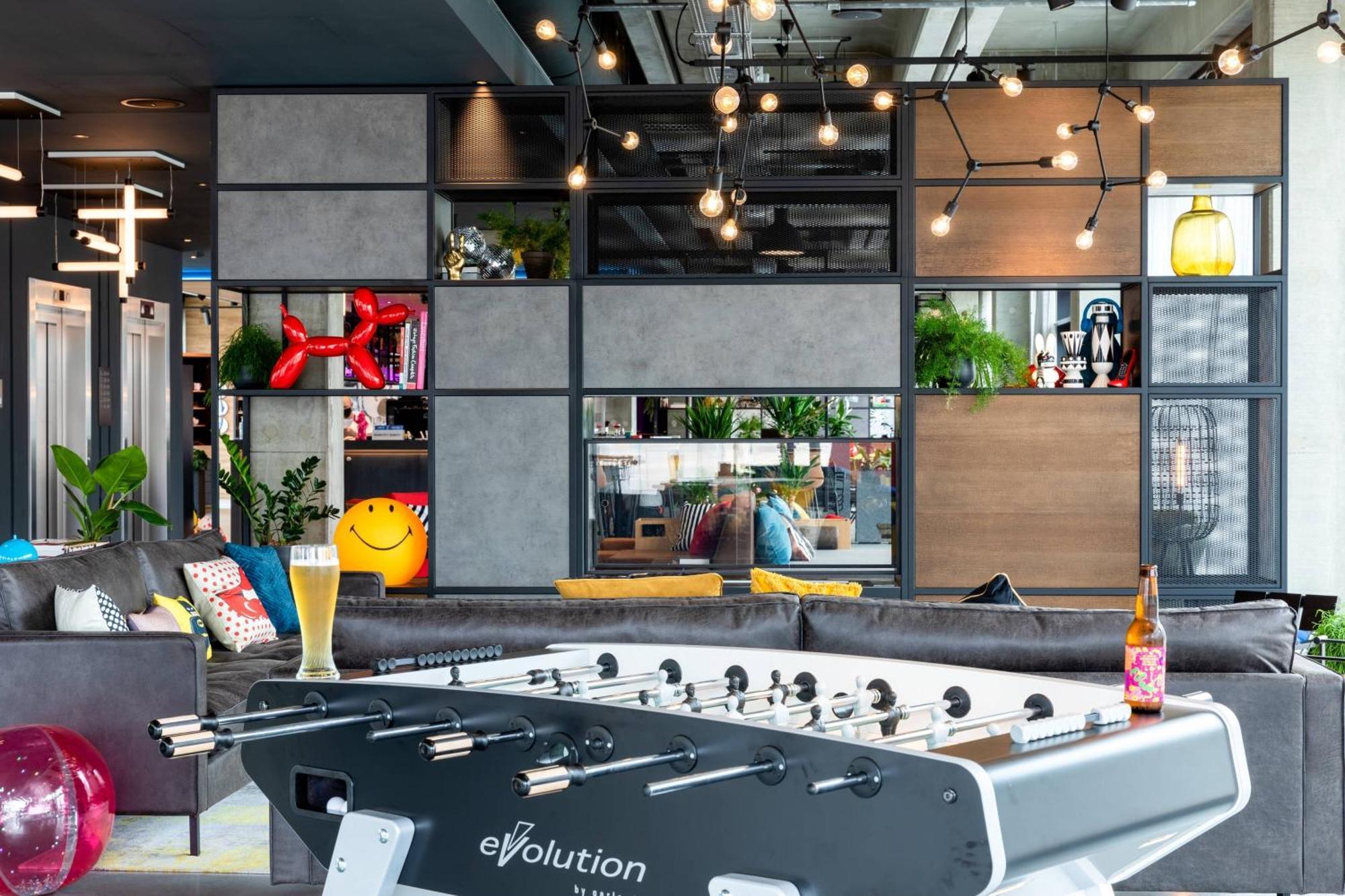 Moxy Utrecht Hotel Kültér fotó